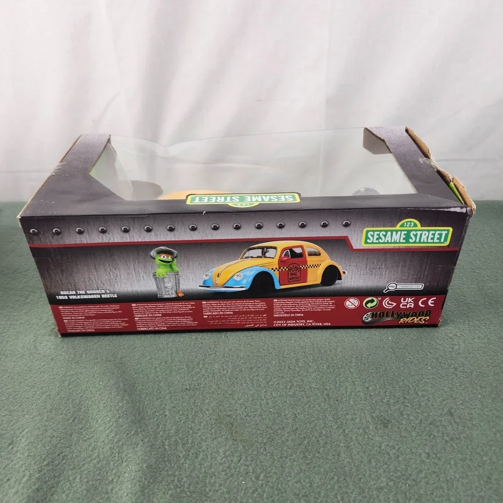 Jada Hollywood Rides: Sesame Street - Oscar The Grouch & 59 VW Beetle 1/24 Scale